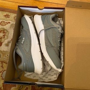 Women’s Running Shoes (like new)